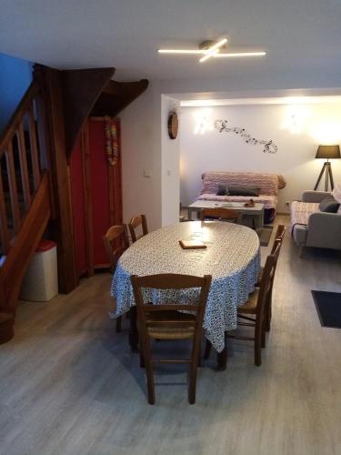 Gîte le Jaya (Gite le Jaya) in Saint Georges De Luzencon