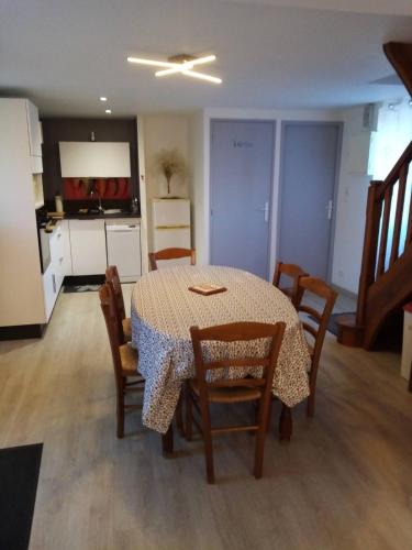 Gîte le Jaya (Gite le Jaya) in Saint Georges De Luzencon