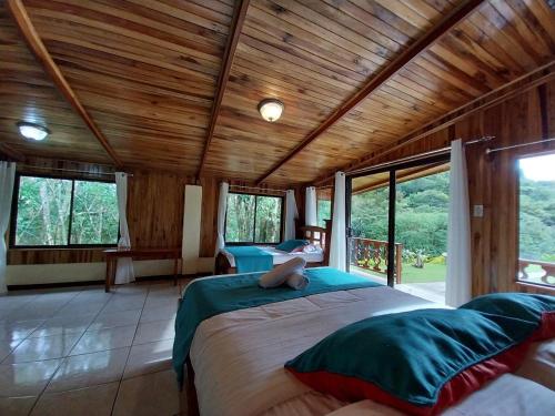 Belcruz family lodge in Los Tornos