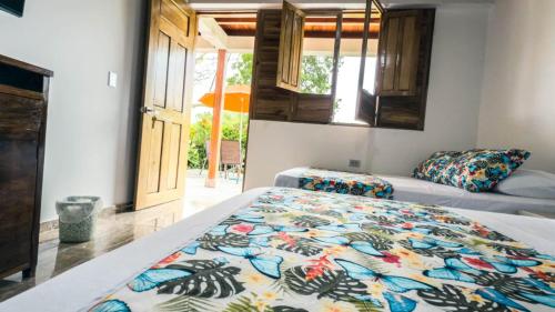 1 double bed, 1 twin bed