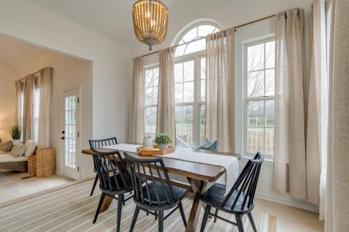 Beautiful Sleek and Modern 4 bdrm - image 4