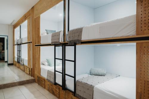Central Hostel Philos - image 5