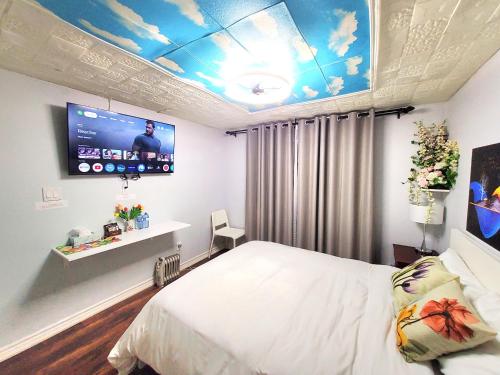 บริการและสิ่งอำนวยความสะดวก, Cozy and quiet house with swimming pool near สวนสัตว์โตรอนโต