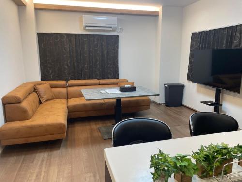 Universal House Fukufuku