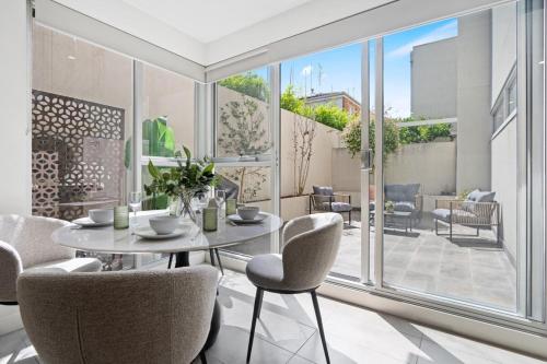 Princes Park Getaway in Caulfield