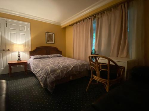 Quiet and Comfortable Homestay in Oakville