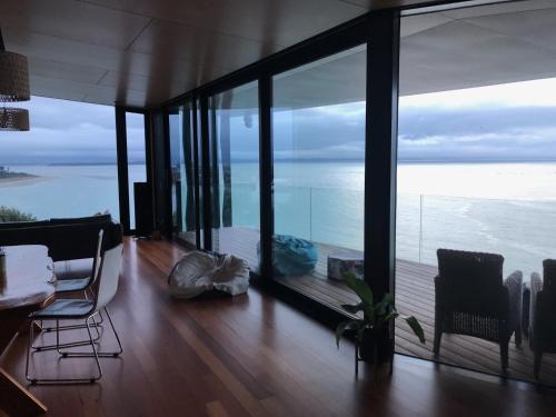 Cliff House - Exceptional Cliff-top Holiday Home