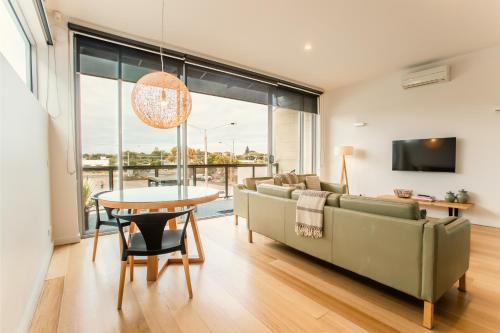 Exterior view, Aquabelle Apartments in Rye