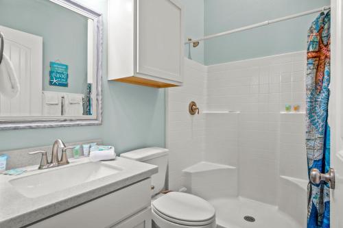 Twisted Pelican - Beach Gear Included