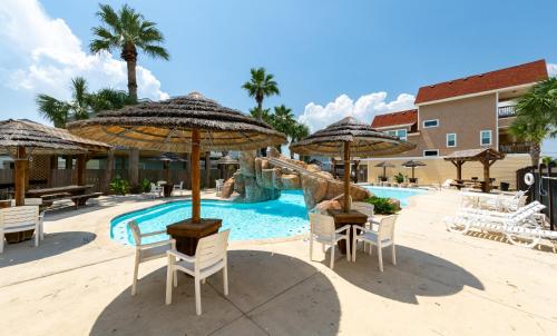 Twisted Pelican - Beach Gear Included