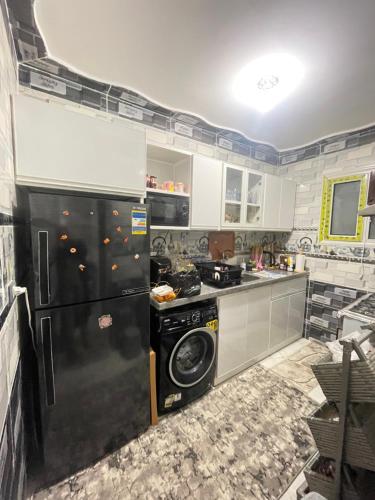 Derm moonlight in Al-'Amriyah