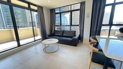 MetaWise Sydney CBD Haymarket Luxe 2Bed Penthouse Bella - image 2
