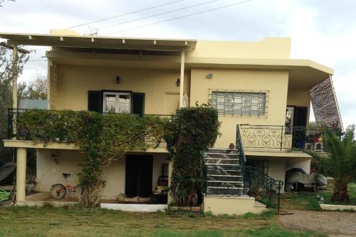 Porto Heli - Detached house for families & group of friends gîte à louer Papastavraíika