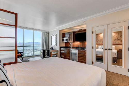 The Rosé II MGM Signature Studio Suite Tower 3 5 MIN WALK FROM F1 GRANDSTAND, Las Vegas (photo 5)