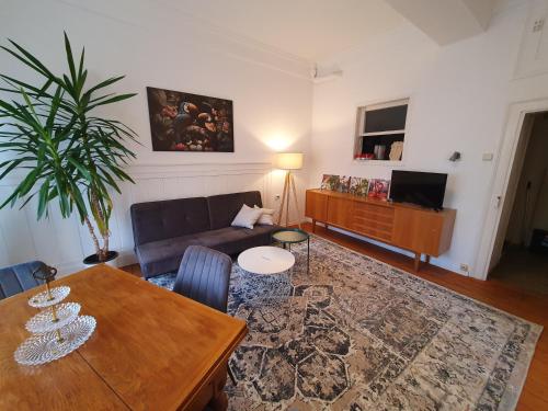 Großzügige 3 Zimmer Altbau-Ferienwohnung in Zentraler Lage Großzügige 3 Zimmer Altbau-Ferienwohnung in Zentraler Lage