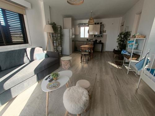 Danit apartmnt by the sea in Zygi