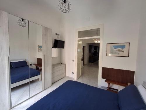 One-Bedroom Apartment image 8
