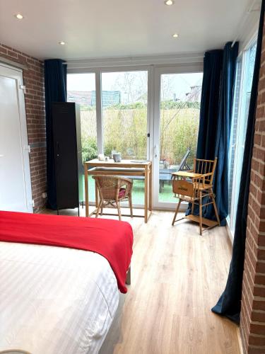 Flat vane & Soun in วอเตอร์ลู