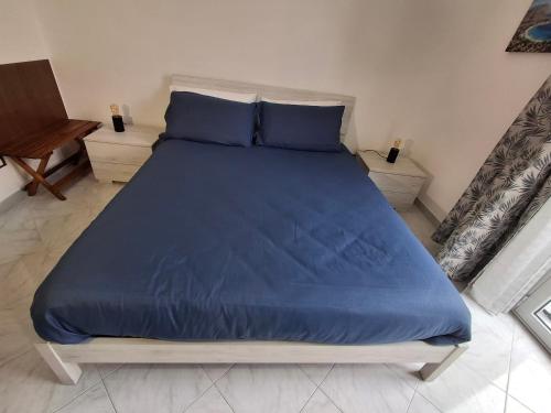 One-Bedroom Apartment image 6
