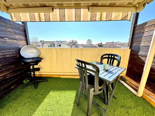 Balcony/terrace, Appartement avec terrasse near Le Quai 2