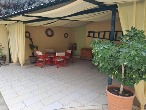 Vicky's place,near Athens airport 5