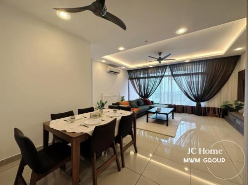 Austin Regency by JC Home Experience Austin Regency by JC Home Experience