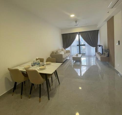 A G I L E !Signature Suites KL - image 2