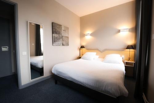 Logis Restaurant & Hotel A la 12 in Delme