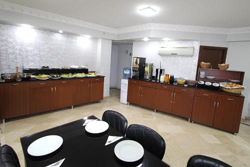 Lyon Hotel İstanbul – Istanbul, FL