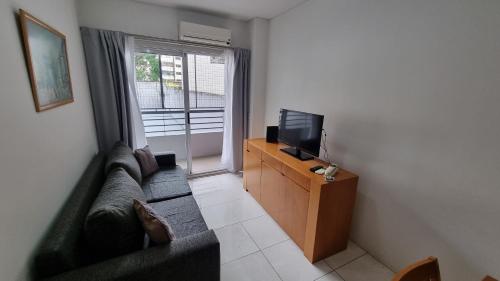 MODERNO DEPARTAMENTO de DOS AMBIENTES CON BALCON en ALMAGRO, Buenos Aires (fotografie 3)