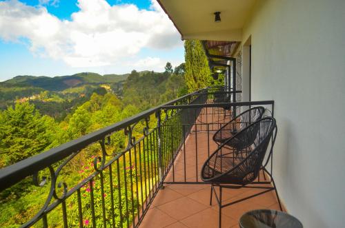 Double Room with Balcony image 10