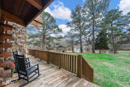 Lakefront Log Cabin On Emerald Isle With Hot Tub Lakefront Log Cabin On Emerald Isle With Hot Tub