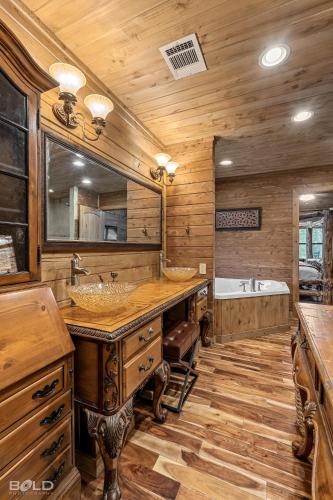 Lakefront Log Cabin On Emerald Isle With Hot Tub Lakefront Log Cabin On Emerald Isle With Hot Tub