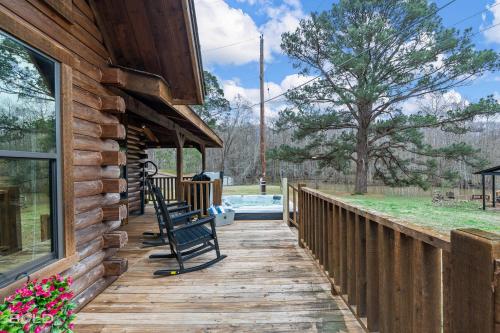 Lakefront Log Cabin On Emerald Isle With Hot Tub Lakefront Log Cabin On Emerald Isle With Hot Tub