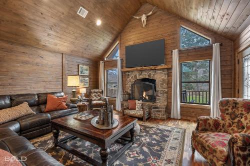 Lakefront Log Cabin On Emerald Isle With Hot Tub Lakefront Log Cabin On Emerald Isle With Hot Tub