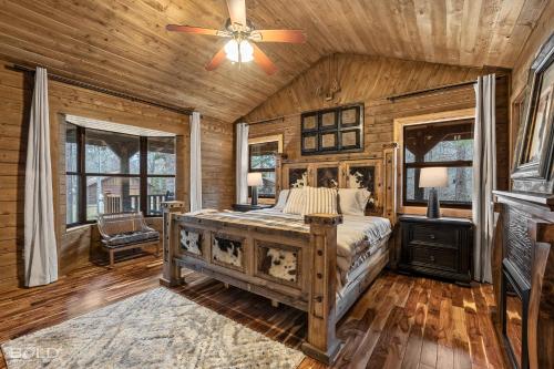 Lakefront Log Cabin On Emerald Isle With Hot Tub Lakefront Log Cabin On Emerald Isle With Hot Tub
