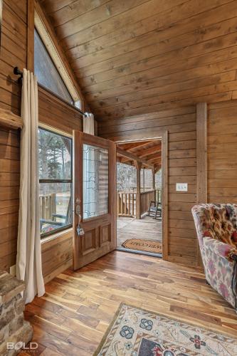 Lakefront Log Cabin On Emerald Isle With Hot Tub Lakefront Log Cabin On Emerald Isle With Hot Tub