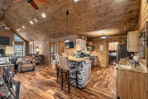 Lakefront Log Cabin On Emerald Isle With Hot Tub Lakefront Log Cabin On Emerald Isle With Hot Tub