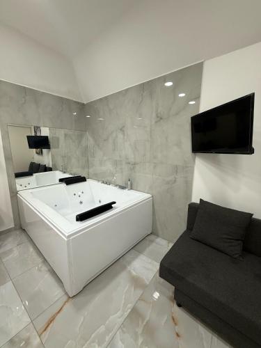 Valentino Suite 36, Neapel (Foto 3)
