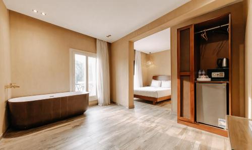 room detail thumbnail 0