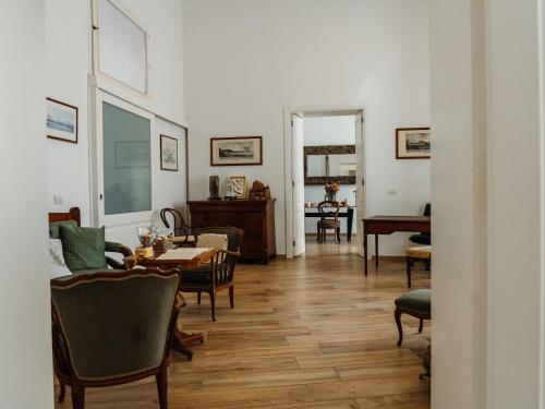 Lo Specchio dei Papiri, Neapel (Foto 9)