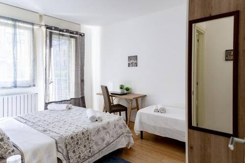 Charming Two Bedroom Private Apartment - main image
