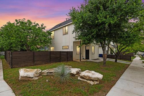 Artists Hideaway - Huge Yard and Workspace, Austin
