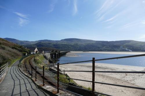 Bae Abermaw Hotel - main image