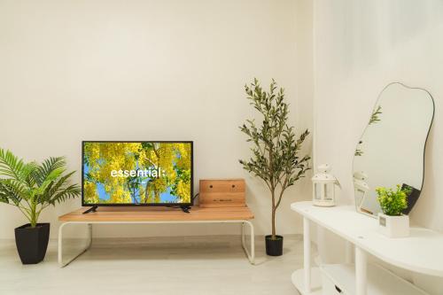 Gangnam, near subway, full option, 2 bedrooms, 2 Queen, Seoul