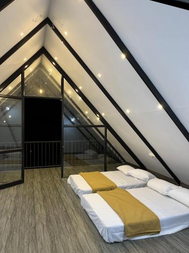 Cloud9 Glamping - Private Aframe Villa in พาทุพันจาล