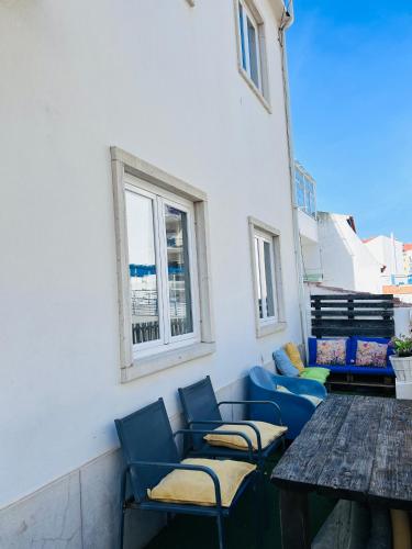 70's Hostel - image 35