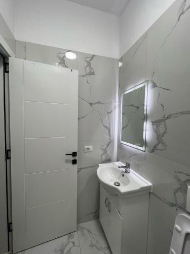 Brajan's Apartment Golem - image 2