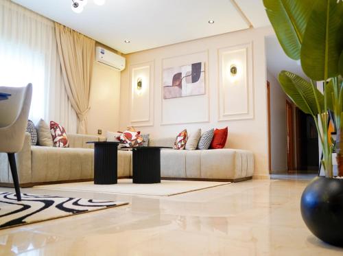 Charming 2 Bedroom Casavoyageur, Casablanca (foto 2)