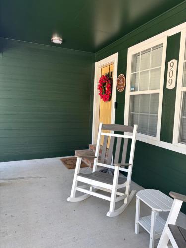 Serenity Cottage in Ocean Springs, USA